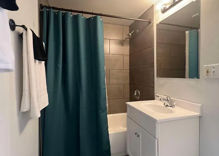 Apartment Serenity & Style With Parking Lombard